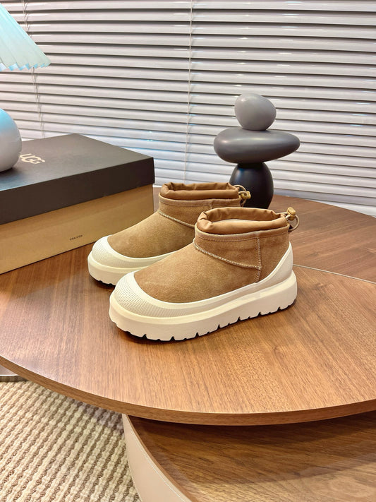 UGG Classic Ultra Mini Weather Hybrid