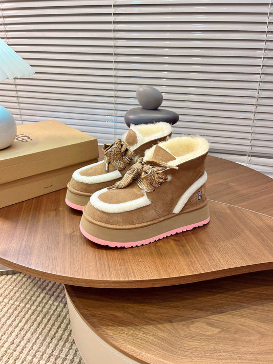 UGG Platform Noire & Rose