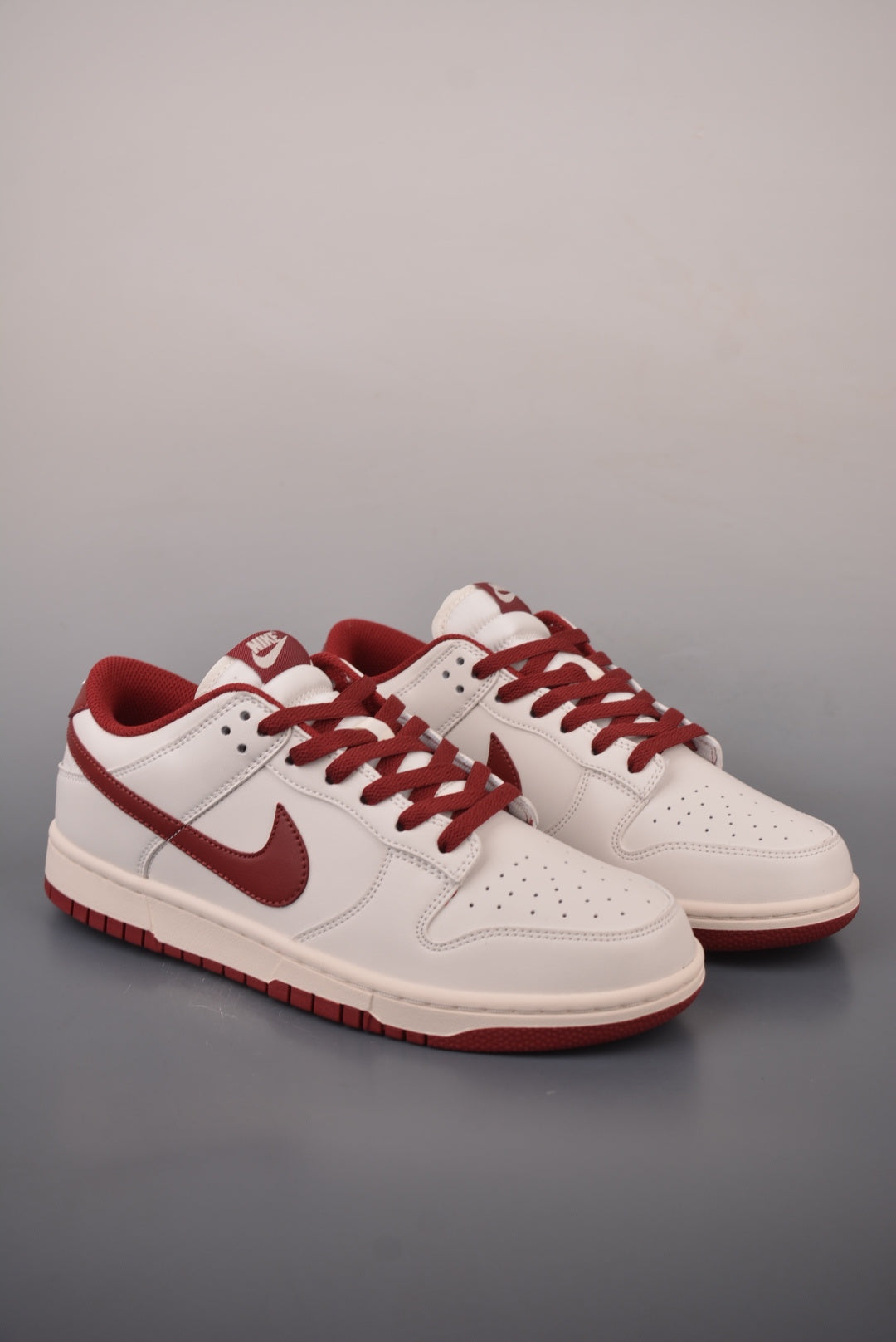 Nike SB Dunk Low "Phantom Team Red" HF5441-008
